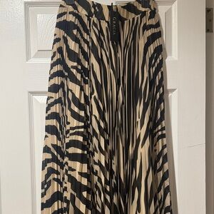 Gracia Black and Tan Zebra A-Line Skirt